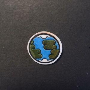 Earth pin 🌏
